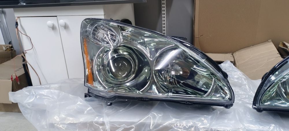 Продам фары на lexus