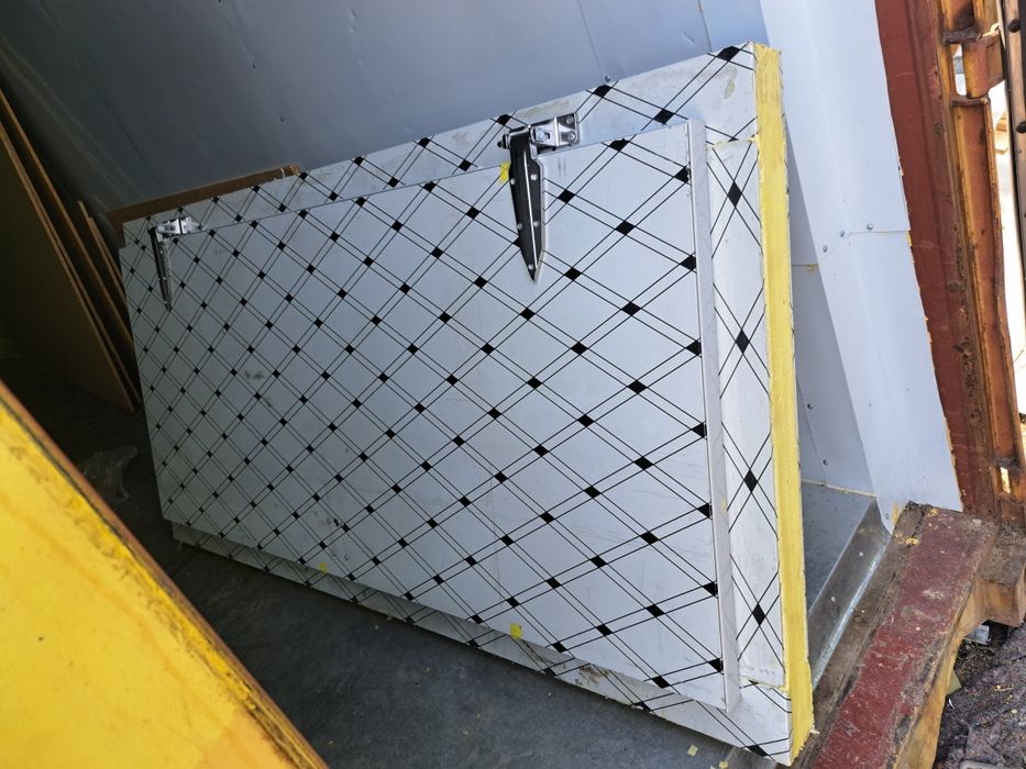 Двери марозильные холодильные