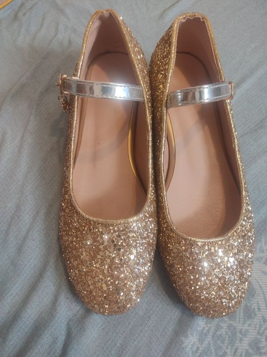 Туфли 36.35 красивый смотреть.