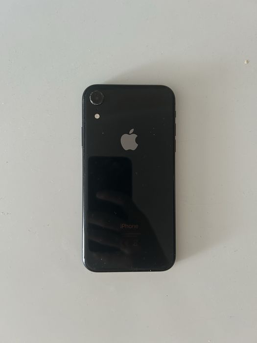 Продам iPhone XR