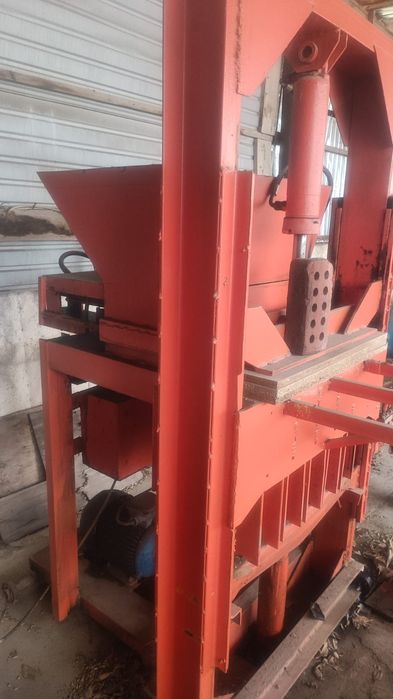 Станок для прессованного кирпича