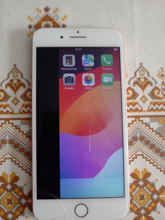 iPhone 8+ эпл нормальный