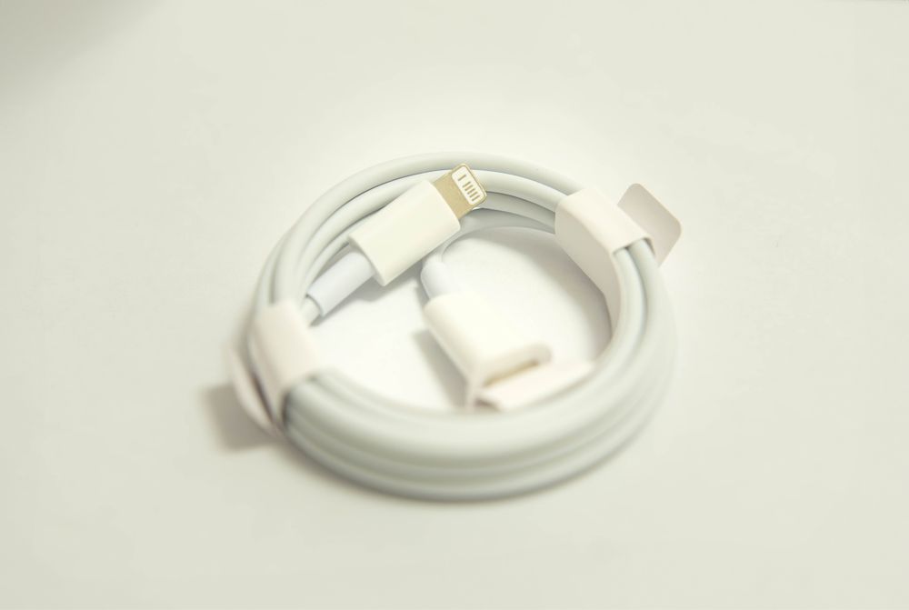 Cablu Lightning pentru iPhone – Încărcare Rapidă și Fiabilă