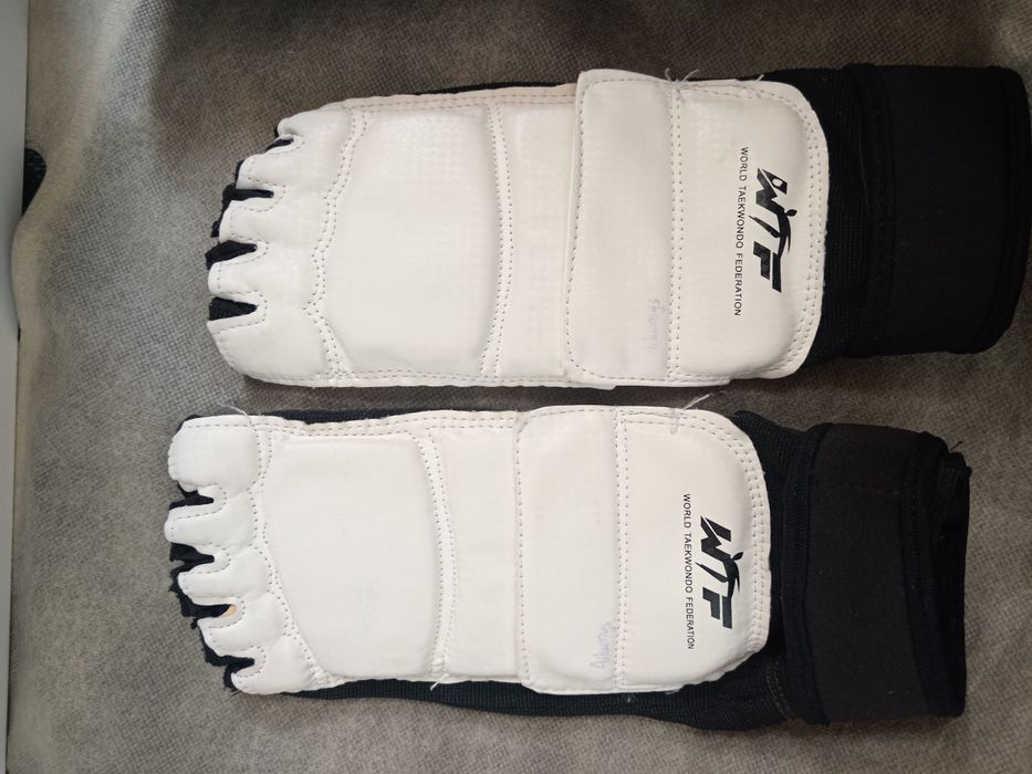 Продам перчатки для рук/ног