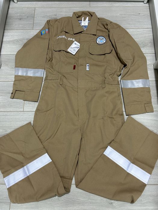 Продаются комбинезоны ТШО