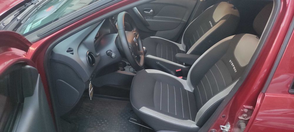 Продавам Dacia sandero stepaway
