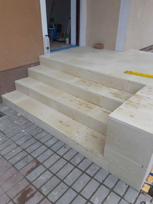 Amenajări Interioare Moderne la Cheie – Design Personalizat