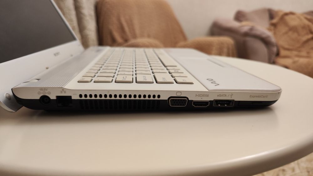Sony VPCEA3M1R ноутбук