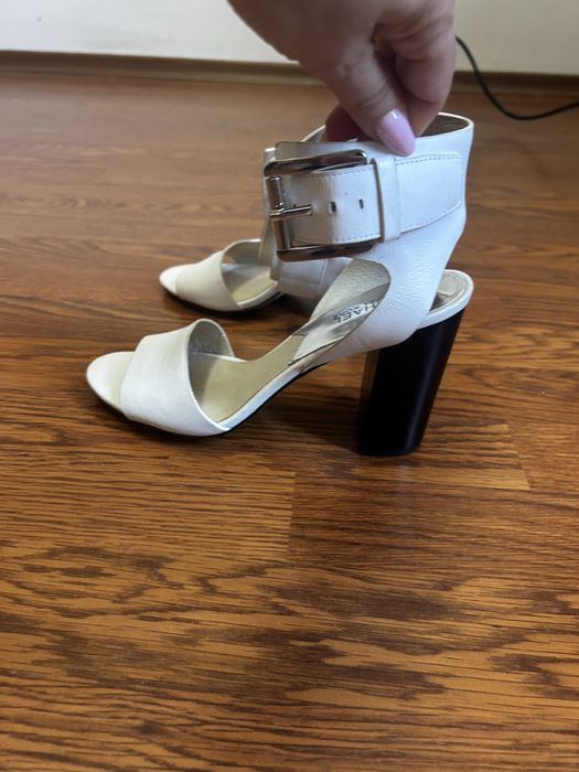 Сандали Michael Kors естествена кожа номер 8,5