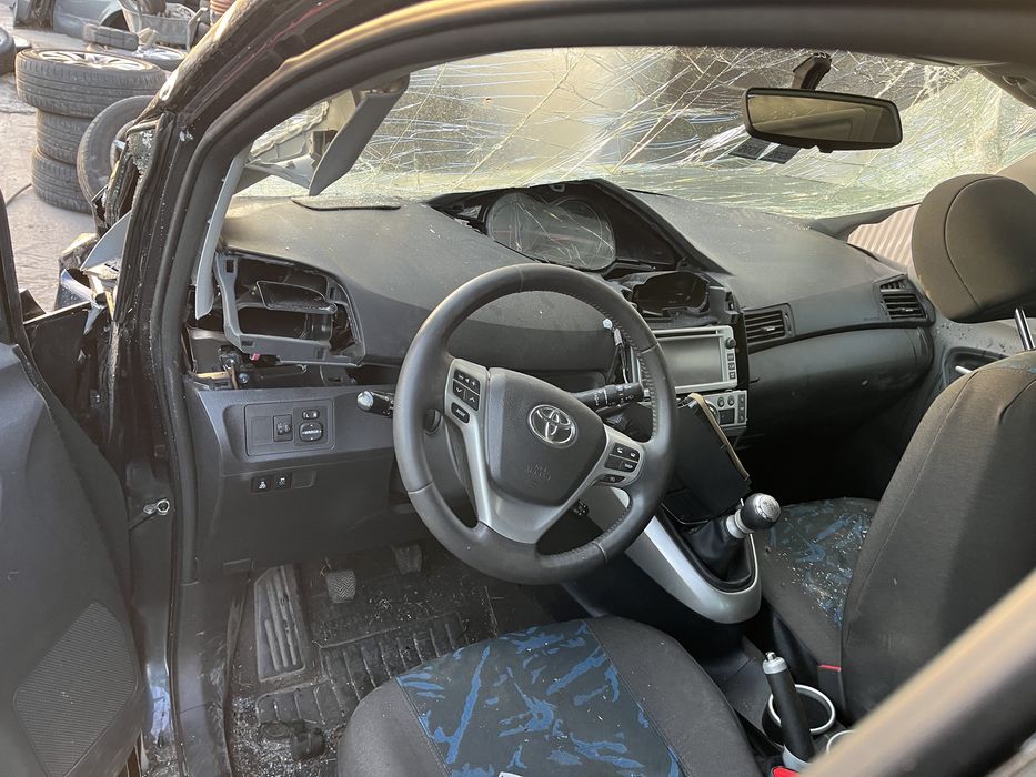Toyota Verso 2.2 D4D 2012 г