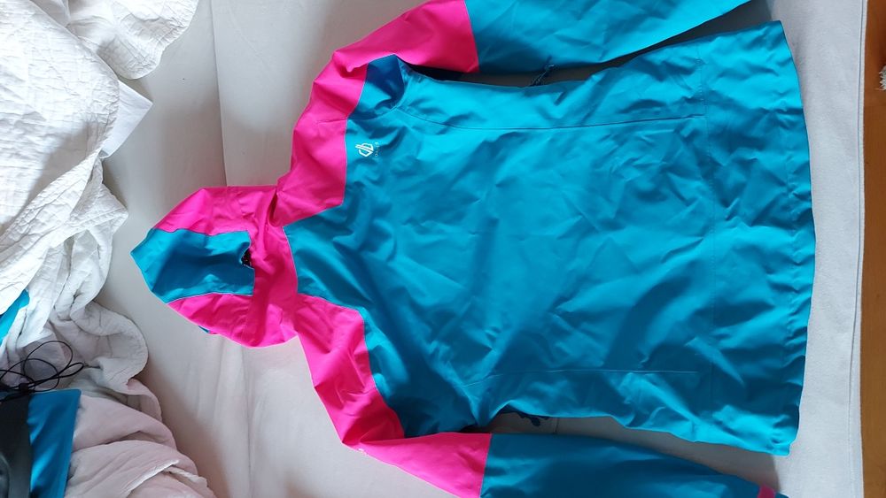 Geacă impermeabilă de ploaie