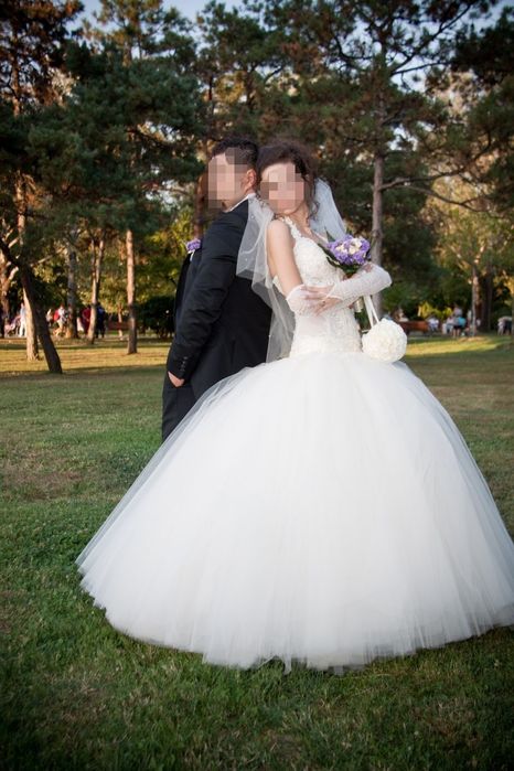 De închiriat-Rochie mireasa-stil printesa