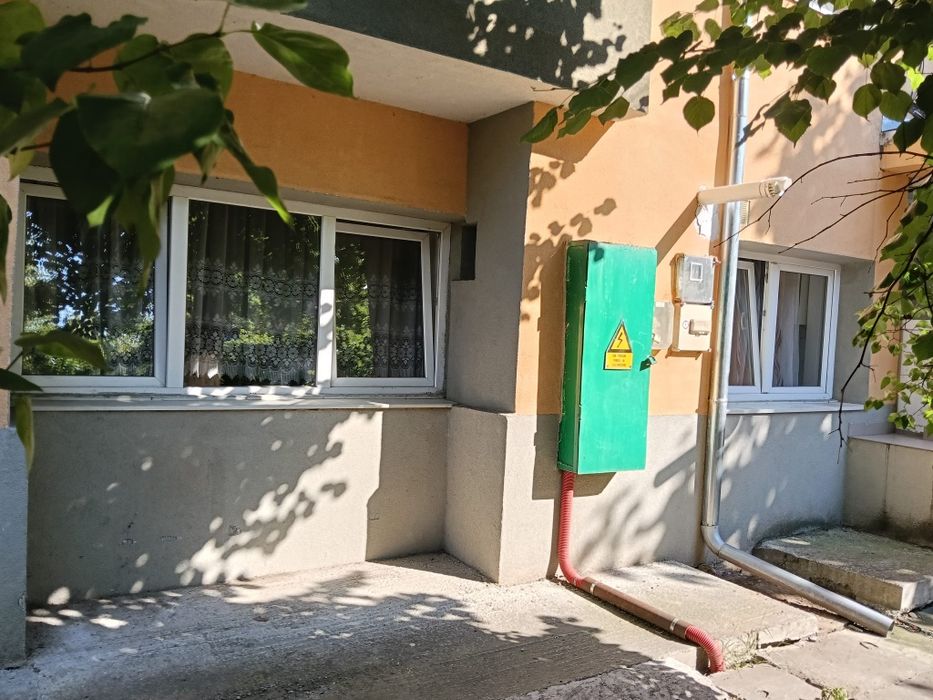 Vand apartament cu 2 camere