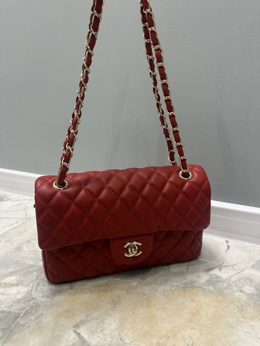 Chanel червена чанта