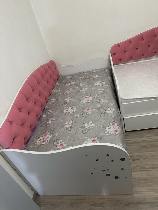 Продам две кровати по 40.000 каждая