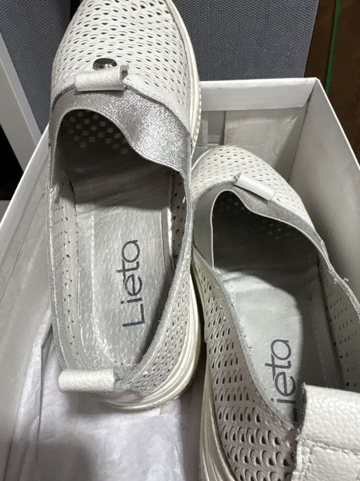 Лоферы женские летние