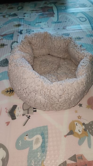 Пухкаво легло за котка / куче