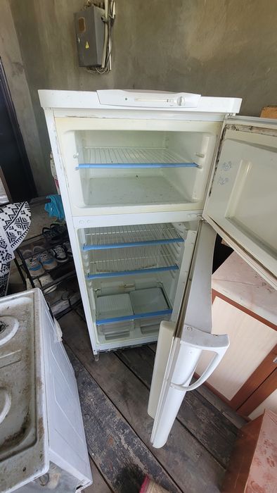 Холодильник Indesit