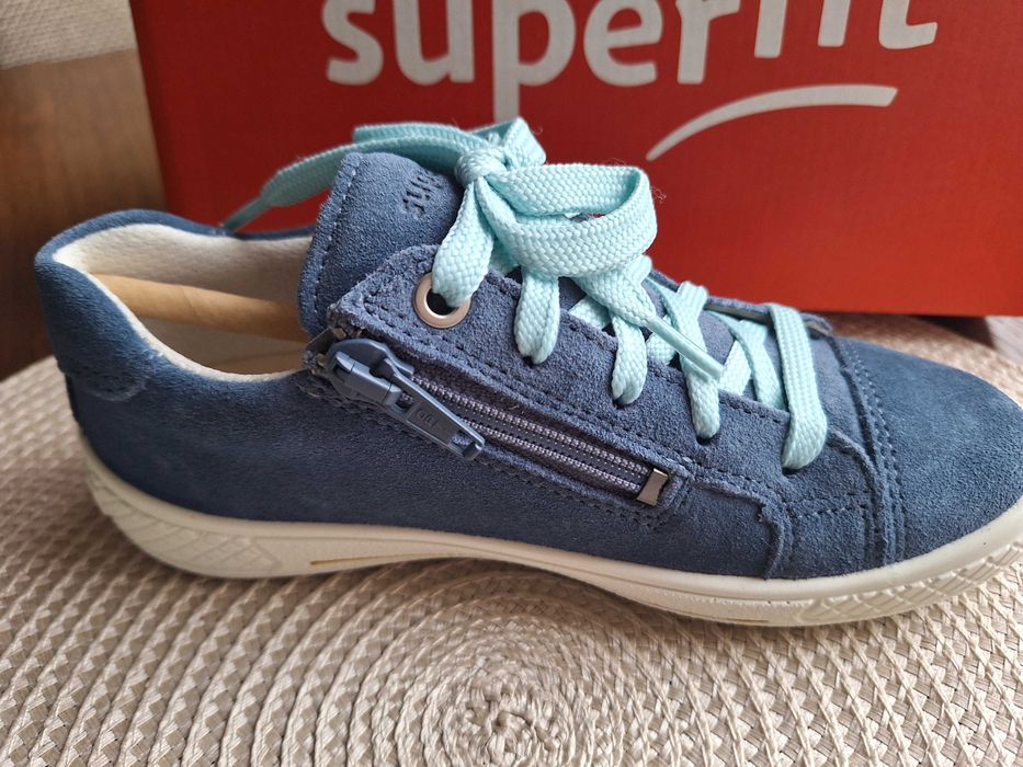 Чисто нови сникърси на Superfit - н. 30