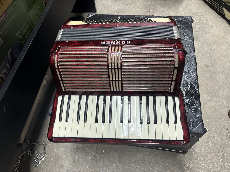 Acordeoane acordeon Hohner cu 80 basi vergea sita potcoava