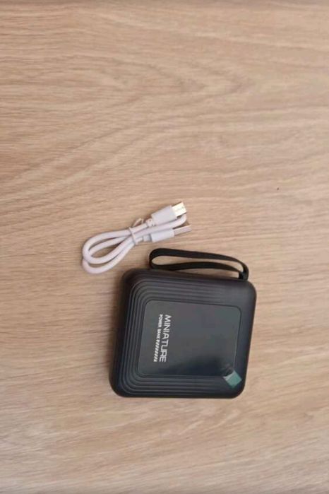 Baterii externe noi