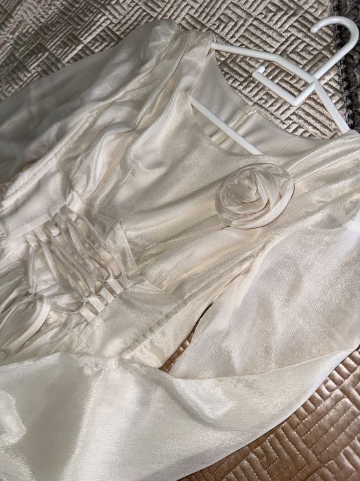 Нежная блестящая платье