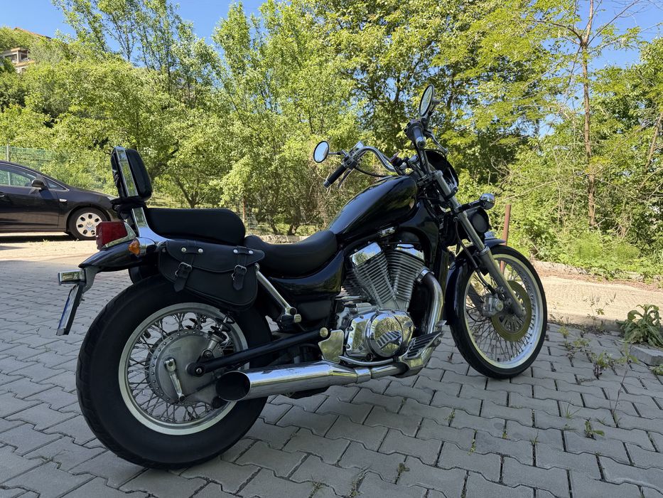 Suzuki intruder vs 600