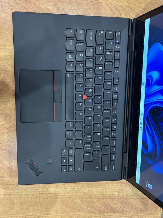 Като нов! Лаптоп Lenovo X1 Yoga i5/8GB RAM/256GB SSD, ТЪЧ, 3 м. гар!