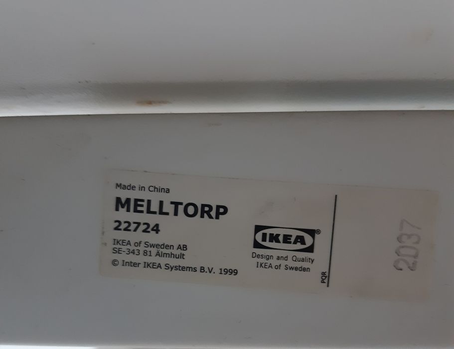 Кухонный стол белый