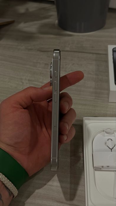 Iphone 16 pro,256GB, белый титан