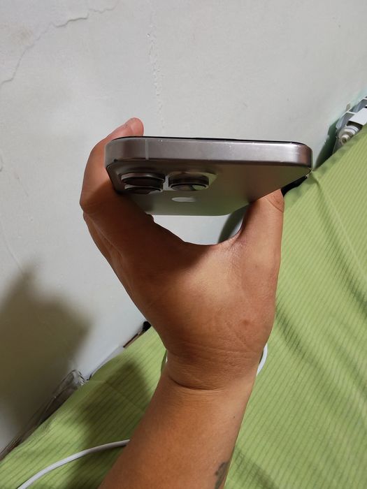 Продам iphone 16 pro max