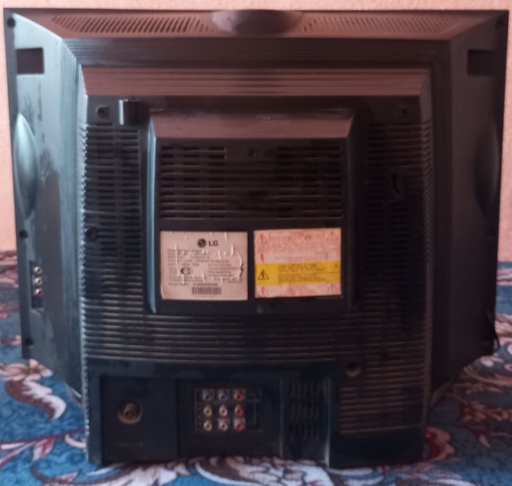 Telefizor holati zoʻr rangli