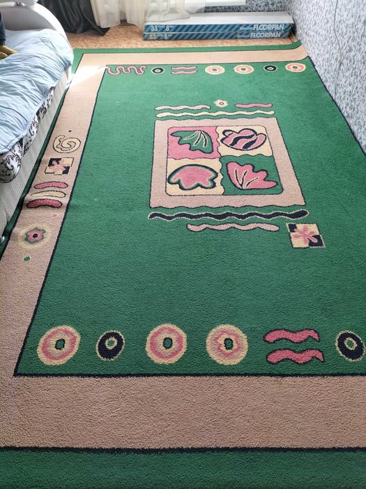 Продам ковёр в отличном состоянии