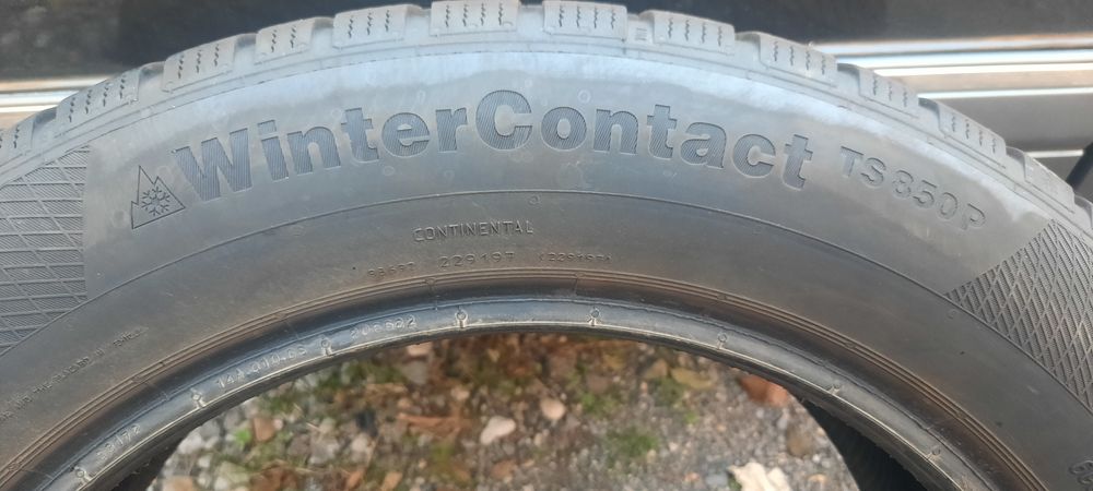 Гуми зимни в много добро състояние цената е за 2 бр