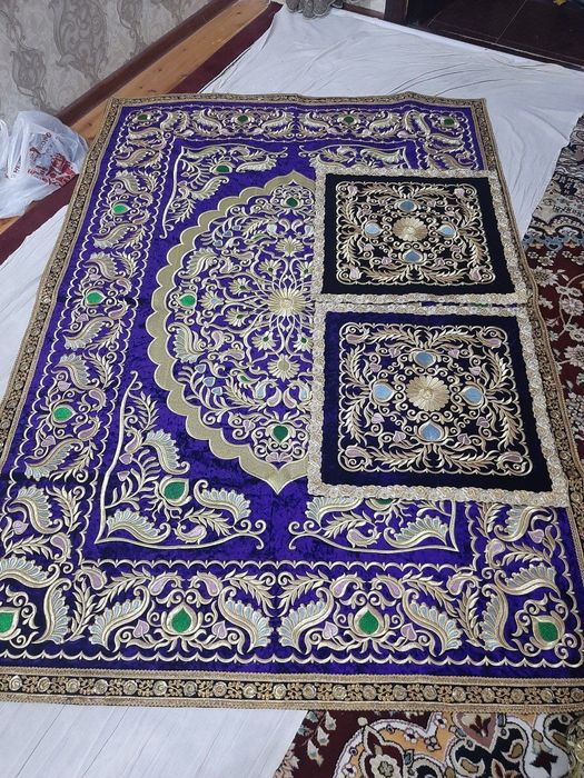 Бухарский zardòzi сузани. ( сузани, 2 подушки, жойнамаз)