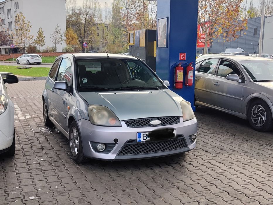 Dezmembrez Ford Fiesta 1.6 benzina ST