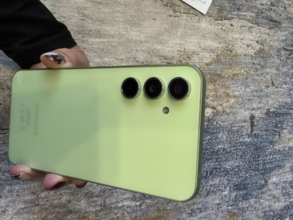 Samsung A54 5G телефон