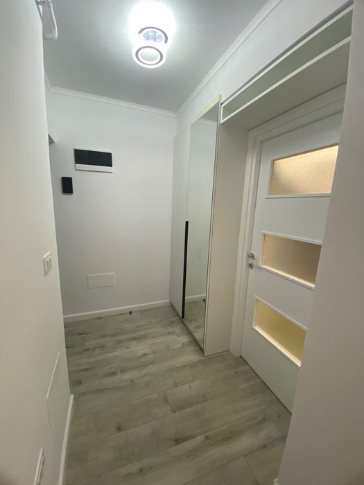 Închiriez apartament