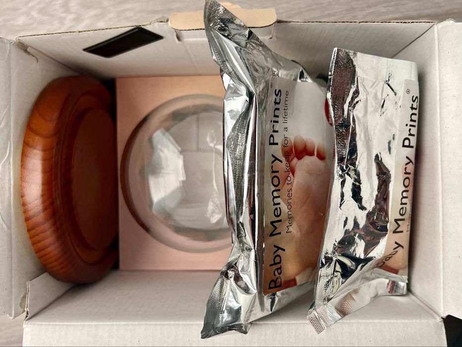 Set pentru amprente de ghips ale mânuțelor sau picioruselor copiilor