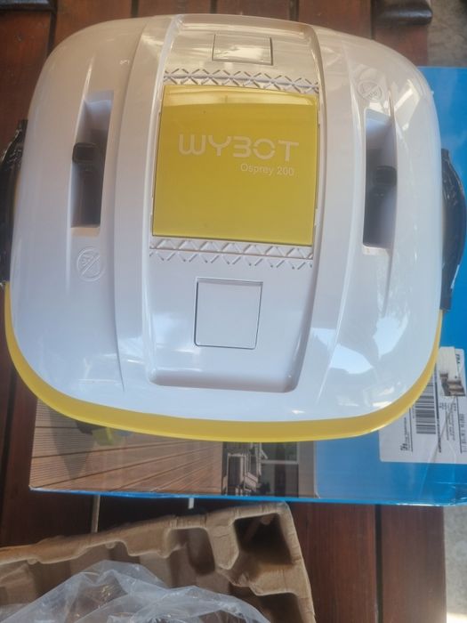 Robot curatare piscina fara fir WYBOT Motoare Duble complet la cutie