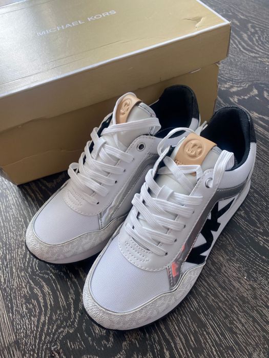 Кроссовки Майкл корс оригинал!!!
