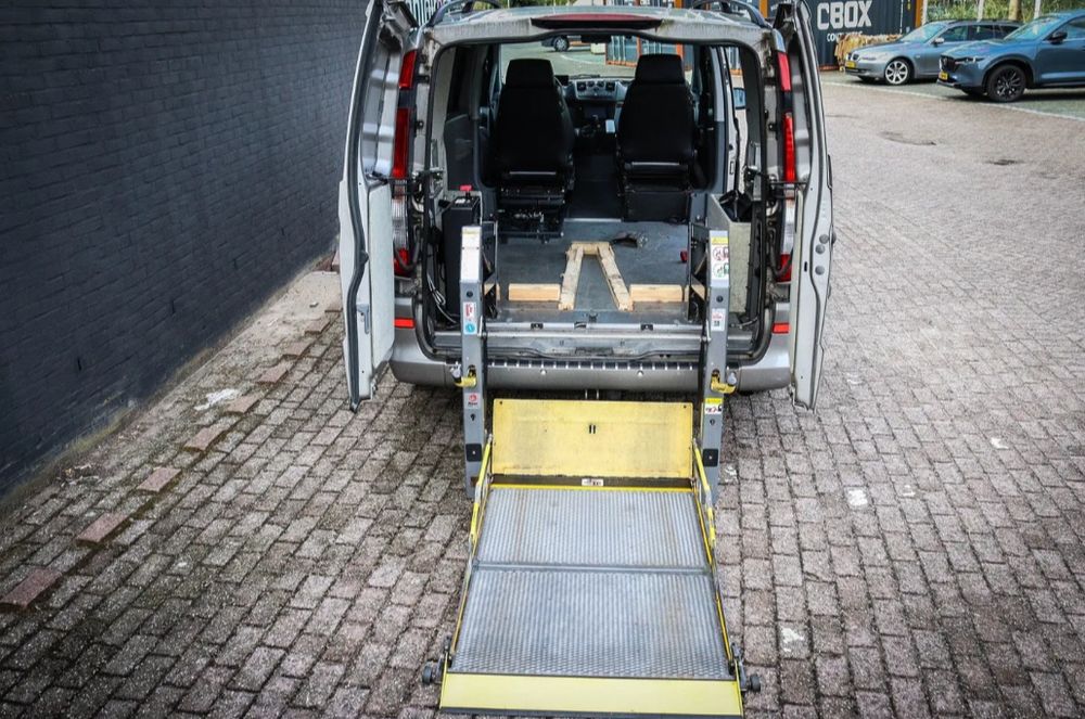 Мерцедес Вито инвалидно с рампа