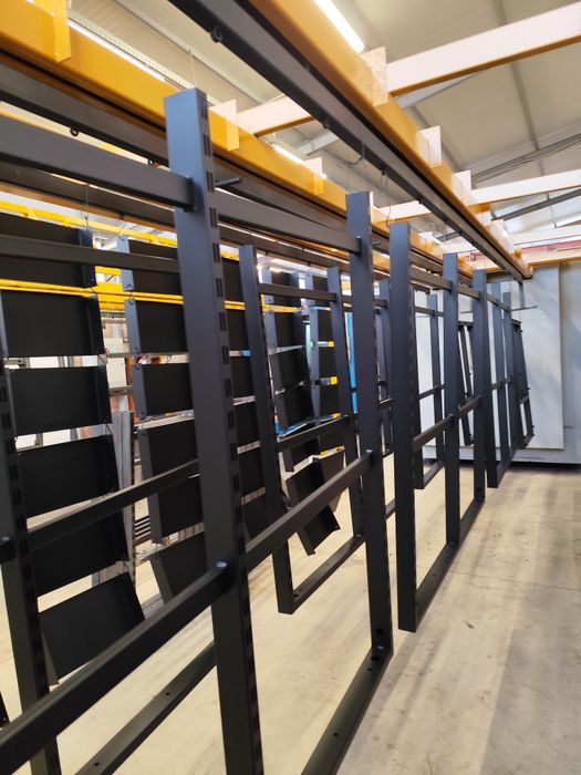 Executam lucrări de vopsitorie in camp electrostatic