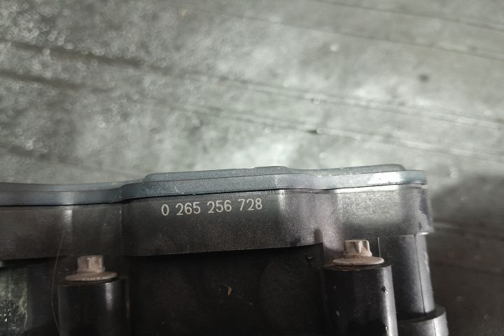 Pompa ABS 0265256728 / 39064664 / 323666362 0265256728 / 39064664 / 3