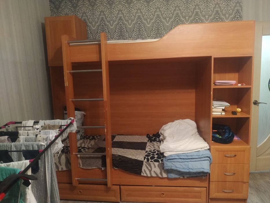 Продам двухъярусную кровать