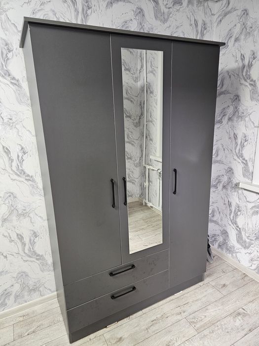 Продам шкаф для спальни