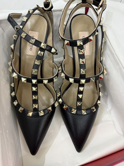 Нови обувки Valentino Garavani