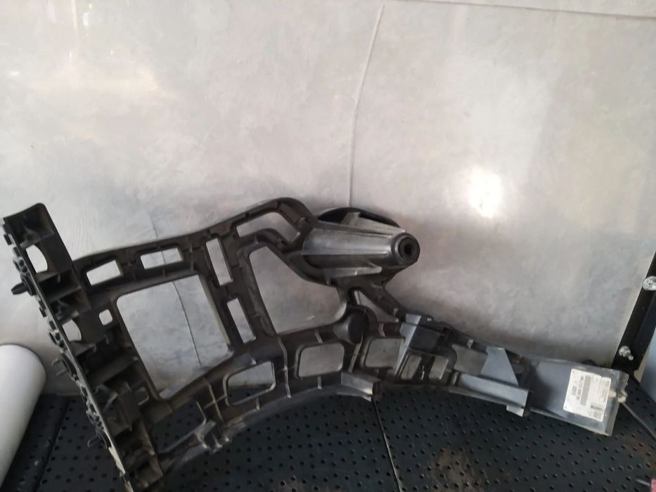 Suport dreapta bara spate citroen c5 aircross 9833399980