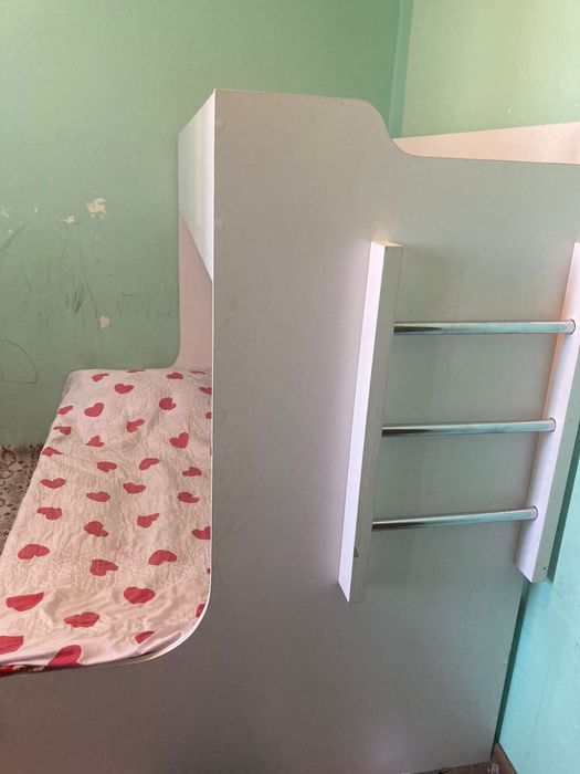 продается кровать детски двухэтажный