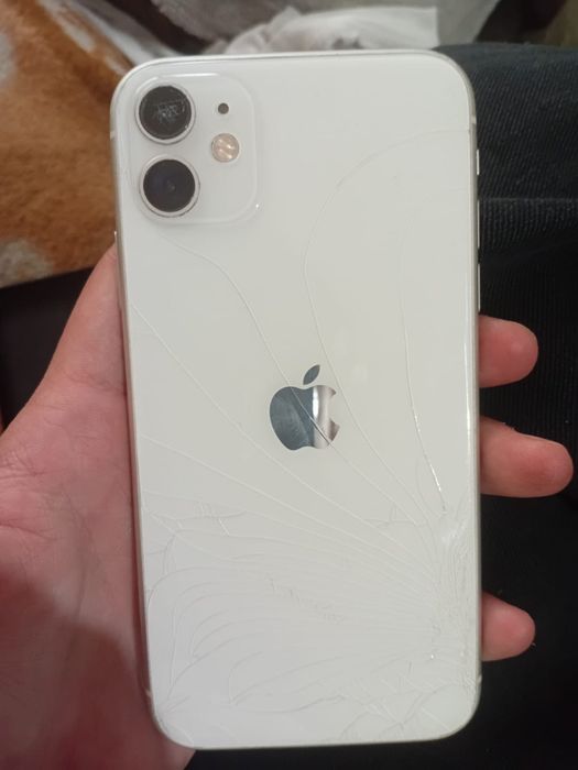 обменяю 11 айфон